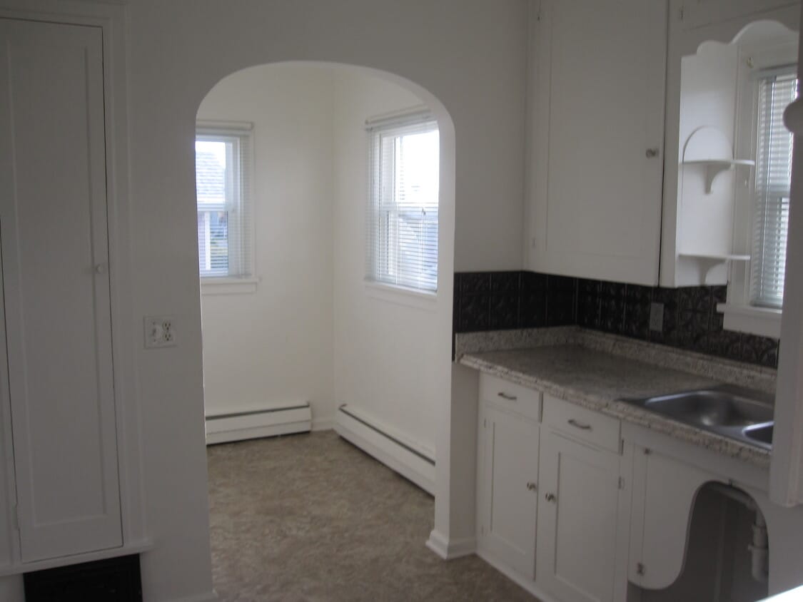 Breakfast Nook - 807 St Helens St