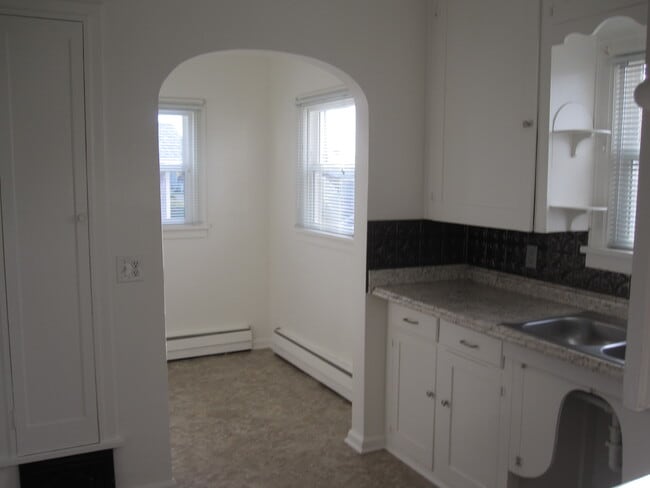 Breakfast Nook - 807 St Helens St