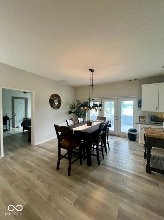 Foto del edificio - 9459 N State Rd 267