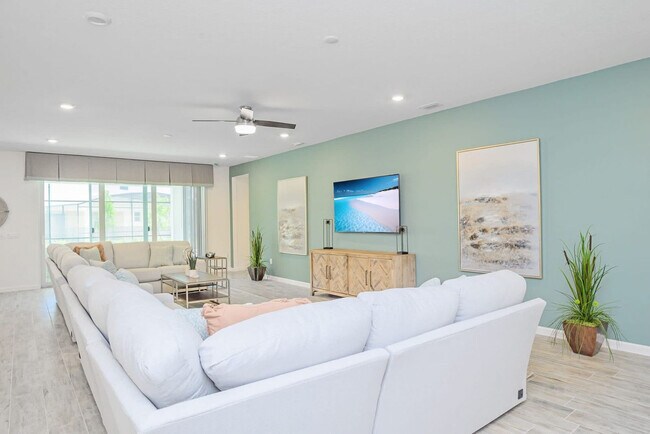 Foto del edificio - 2493 Rama Dr