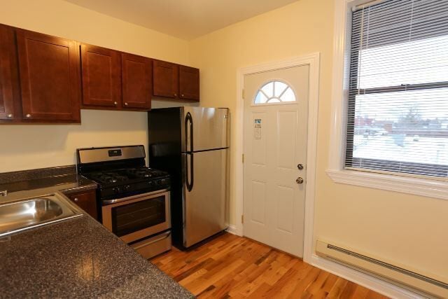 Building Photo - 4420 N Wolcott Ave