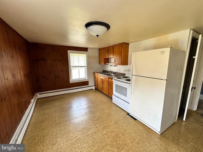 Building Photo - 360 W Paletown Rd