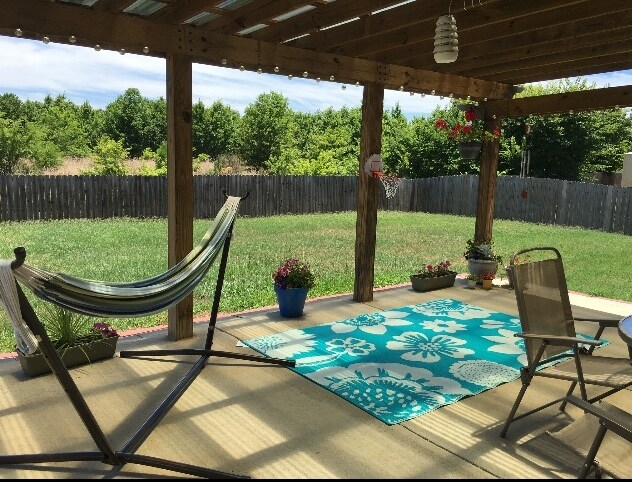 Foto del edificio - 303 Owens Rd