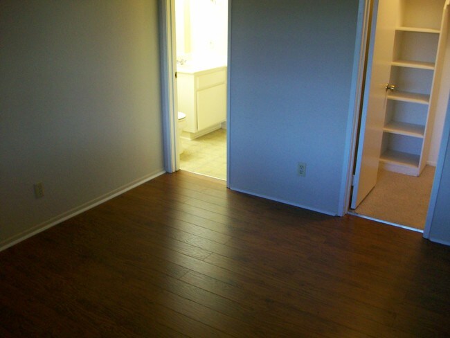 Bedroom 1 with bathroom - 26131 La Real