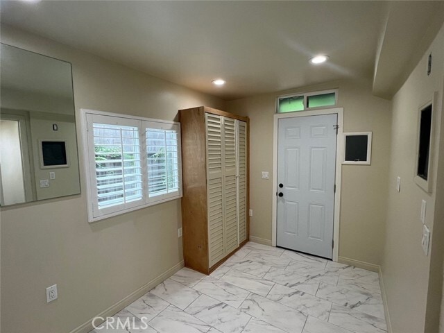 Foto del edificio - 3335 Oakhurst Ave