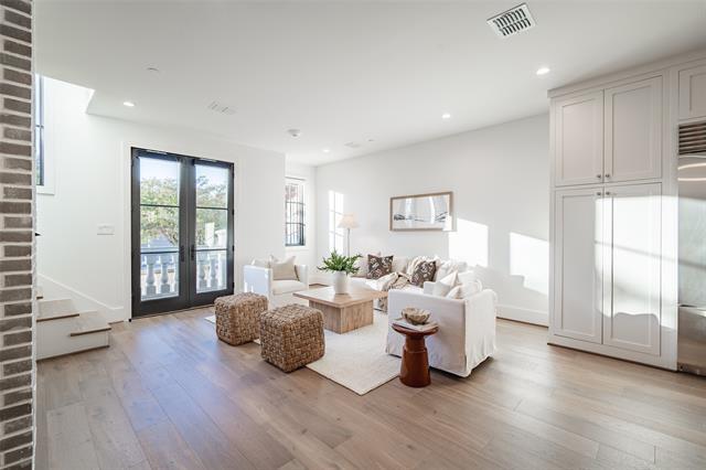 Foto del edificio - 4529 Emerson Ave