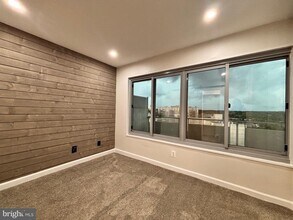 Building Photo - 5340 Holmes Run Pkwy