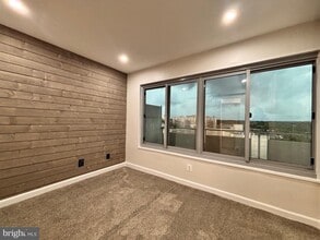 Building Photo - 5340 Holmes Run Pkwy