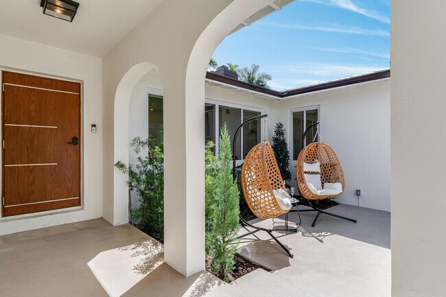 Foto del edificio - 616 NE 16th Terrace