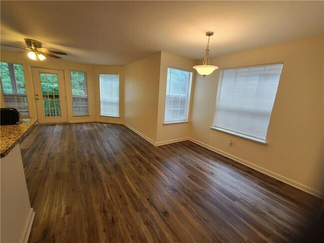 Building Photo - 1316 Red Deer Way