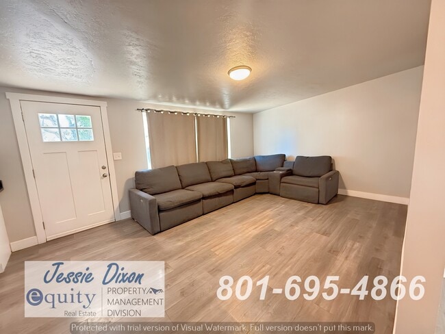 Building Photo - 760 E 1100 N