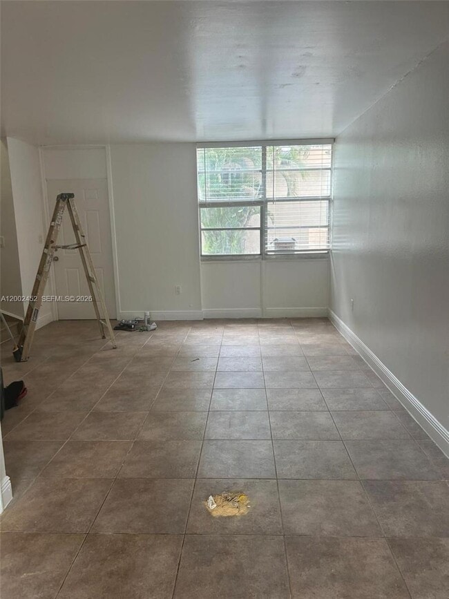 Building Photo - 6100 SW 68th St