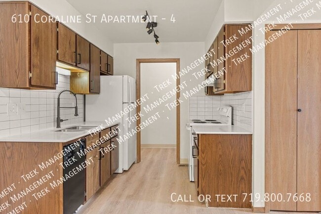 Building Photo - Peaceful and quiet one bedroom with new fi...