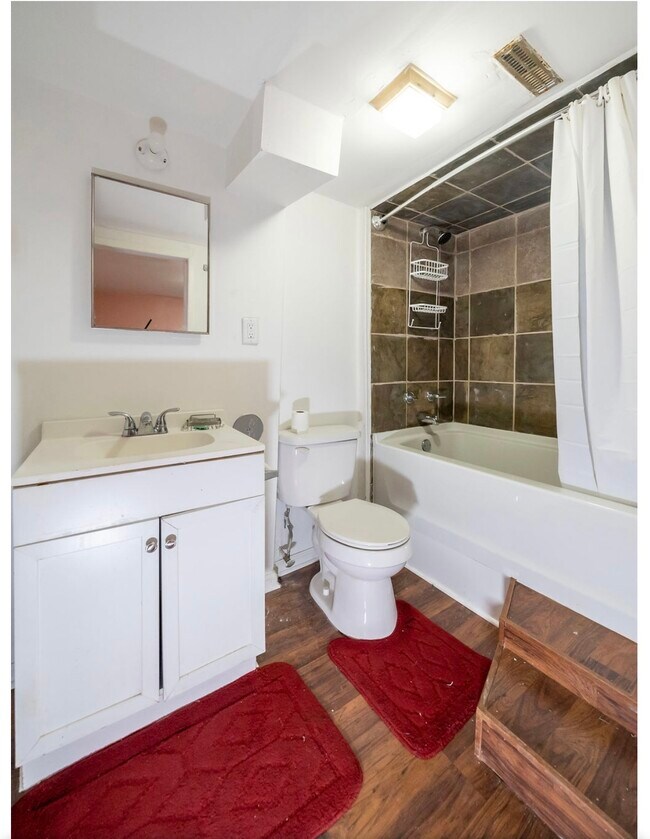 Foto del edificio - 4414 Curtis Ave