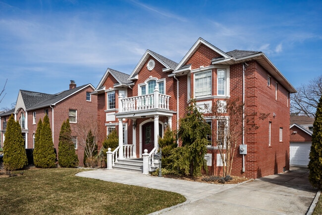 Building Photo - 45 Nassau Rd