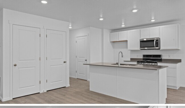 Foto del edificio - 487 N Scuttlebutt Ln