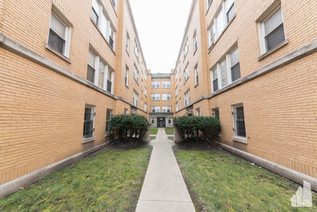 4205 W Fullerton Ave Unit 3B, Chicago, IL 60639 Apartment for Rent in Chicago, IL