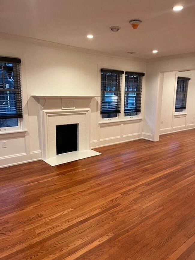 Foto del edificio - 555 W 6th St