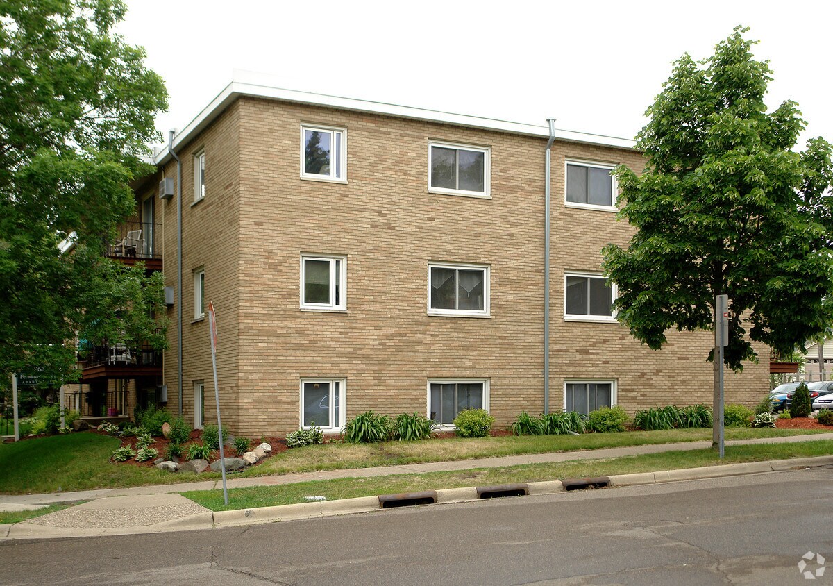 Primary Photo - 1862 Feronia Ave