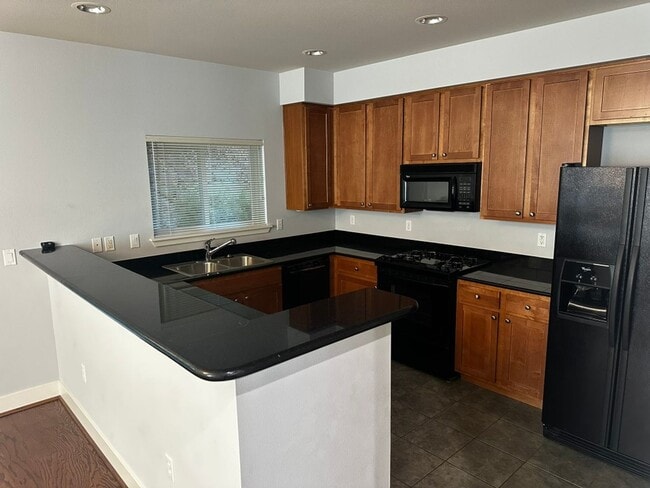 Building Photo - 3Bd/2.5Ba Bellevue Townhouse