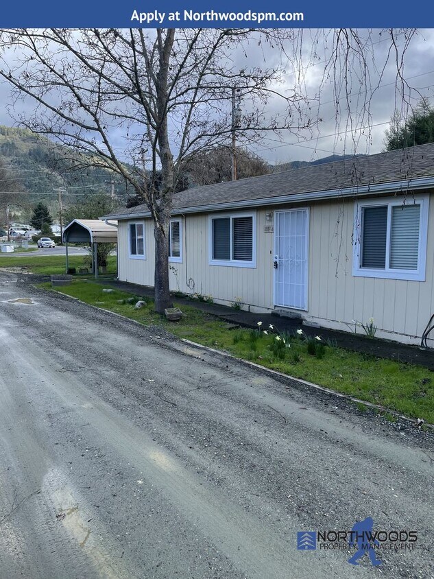 1902 Cloverlawn Dr, Grants Pass, OR 97527 House Rental in Grants Pass