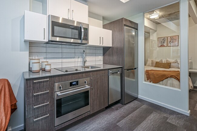 Building Photo - Studio + Den (1 bed 1 bath)