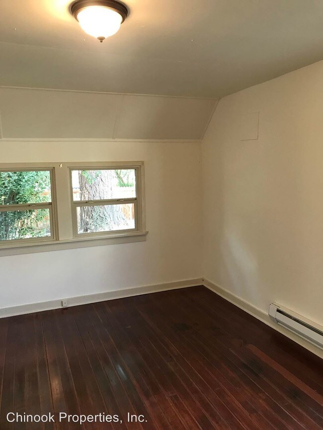 Foto del edificio - 3 br, 1 bath House - 295 Ash St.