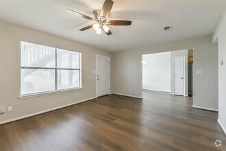 Building Photo - 2546 S Texas Ave