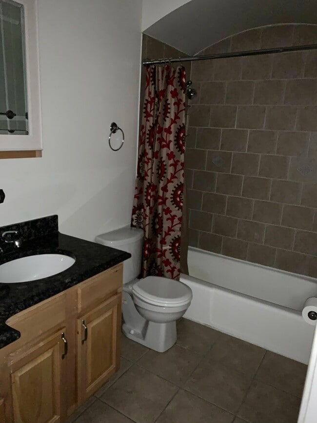 Foto del edificio - 5039 N East River Rd