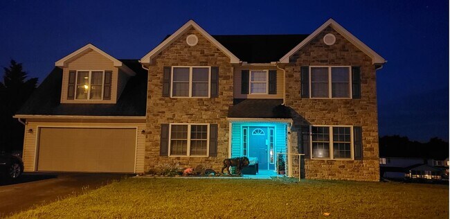 Foto del edificio - 65 Meade Dr