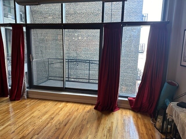 Building Photo - 1224 W Van Buren St