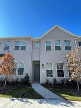 Building Photo - 9931 Tolbert St