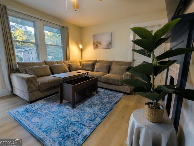 Building Photo - 6557 Woodrow Rd