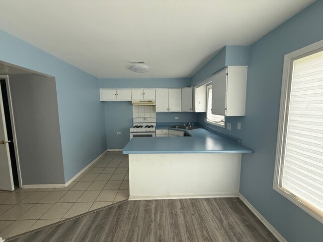 Building Photo - 34114 N White Oak Ln