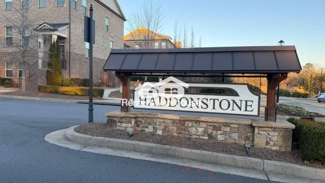 Foto del edificio - 328 Commons Ave