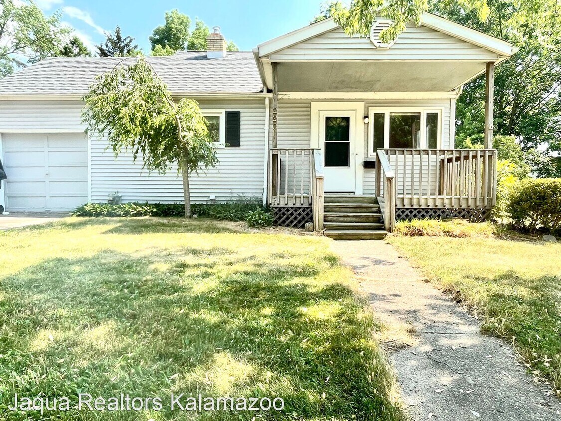 220 E Van Hoesen Blvd, Portage, MI 49002 House Rental in Portage, MI