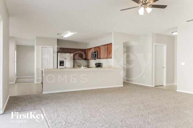 Building Photo - 556 Big Sioux Ct