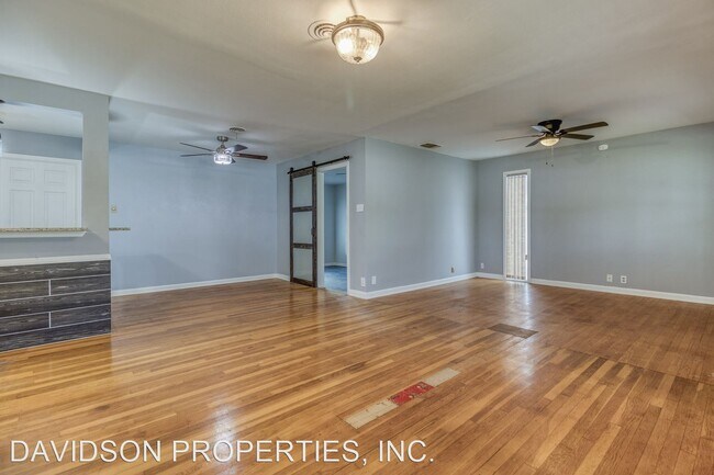Foto del edificio - 4 br, 3 bath House - 518 Brightwood Pl