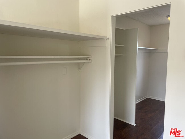 Building Photo - 1150 N Commonwealth Ave