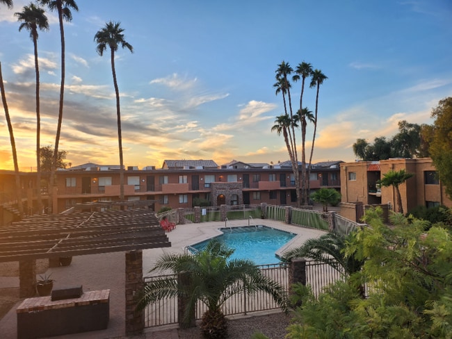 Foto del edificio - 7110 E Continental Dr