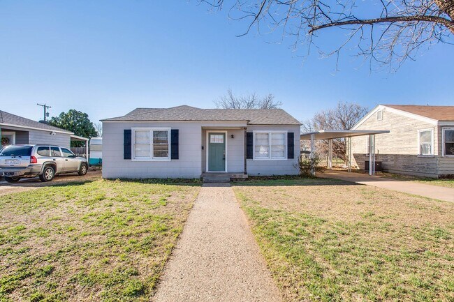 Building Photo - Updated Two Bedroom With Modern Flair!