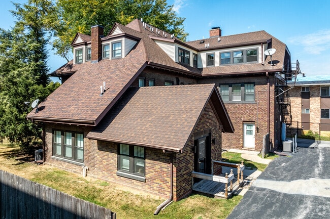 Building Photo - 304 Welch Ave