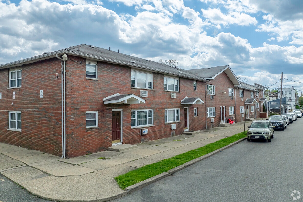 Deborah Gardens - 91 Maple St Garfield, NJ 07026 | Apartments.com, image size:1240x827