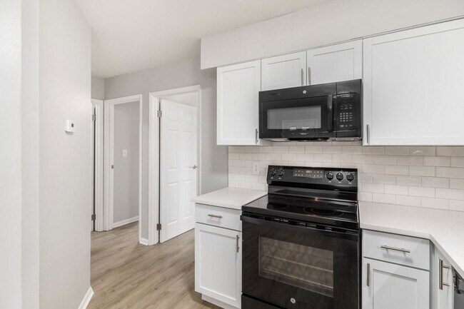 Foto del edificio - 639 Riverview Dr