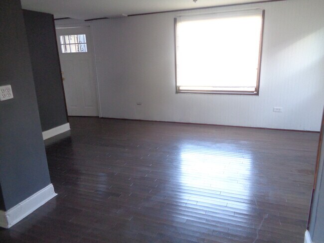 Building Photo - 9436 McVicker Ave