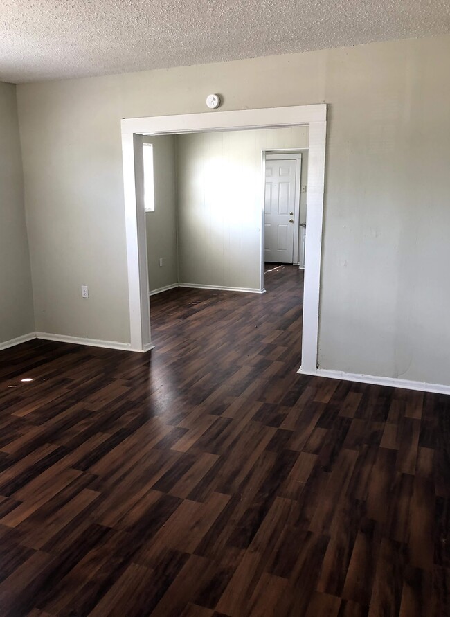 Foto del edificio - 701 E 14th St