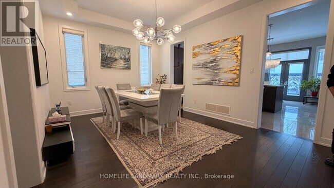 Building Photo - 8 Kent Matthew St