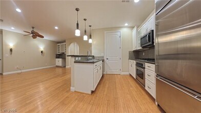 Building Photo - 1274 Calcione Dr