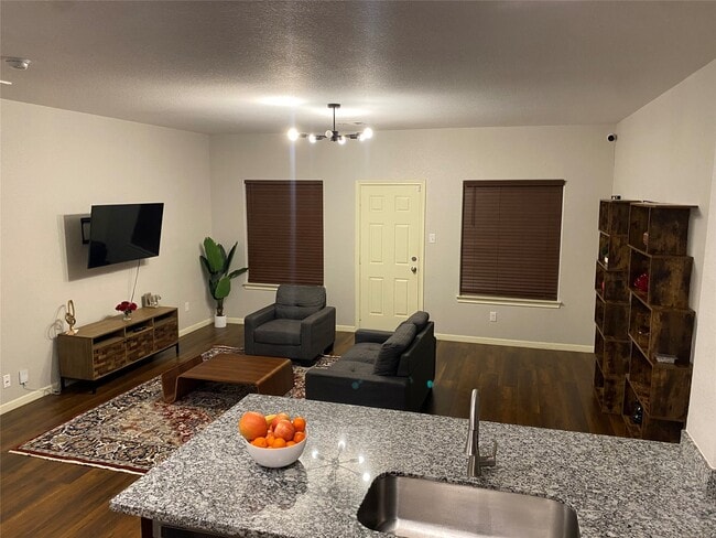 Building Photo - 6513 Knox St