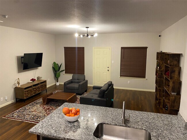 Foto del edificio - 6513 Knox St